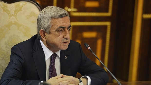 Serjikin komsomol biletinin surəti yayıldı – FOTOFAKT