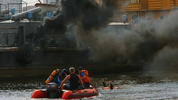 Rusiyada neft tankeri partladı - FOTO