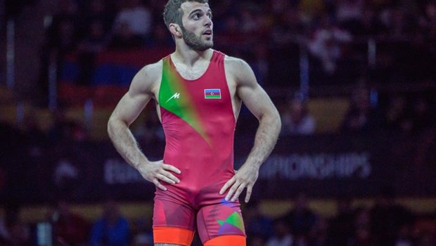 Azərbaycan güləşçisi yarımfinala yüksəldi – Dünya çempionatında 