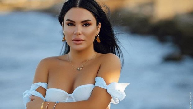 Azərbaycanlı modeldən açıq-saçıq FOTO