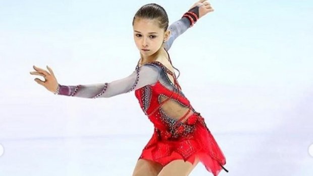 Kamila Vəliyeva iki dünya rekordu ilə qələbə QAZANDI