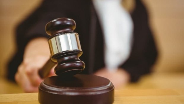 Batumidə uçan binaya görə günahlandırılan azərbaycanlının məhkəməsi KEÇİRİLİR 