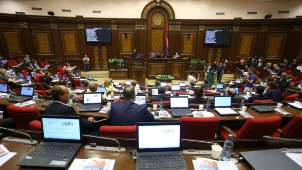 Ermənistan müxalifəti sərhəddəki vəziyyətlə bağlı qorxuya düşüb – SƏBƏB - FOTO