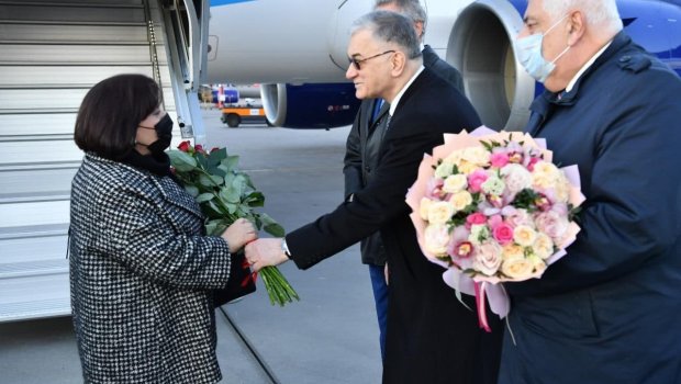 Spiker və millət vəkilləri Rusiyaya getdilər - FOTO