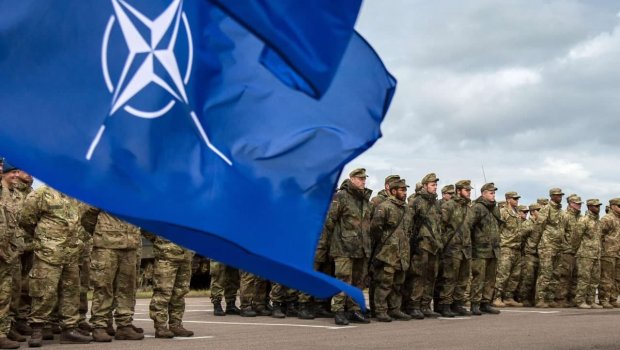 NATO-nun yüksək rütbəli rəsmisi Bakıya gəlir - FOTO