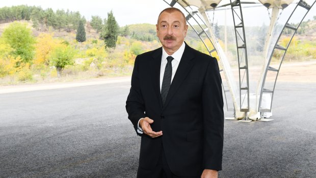 İlham Əliyev Şükür Həmidovu nümunə GÖSTƏRDİ – “Azərbaycan həmişə fəxr edəcək”