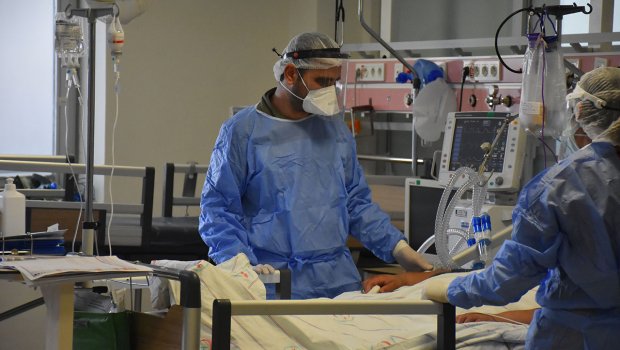 Türkiyədə koronavirusla bağlı vəziyyət pisləşdi – Bir gündə 232 nəfər öldü