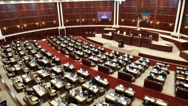 Gələn ilin büdcə zərfi Milli Məclisə daxil oldu
