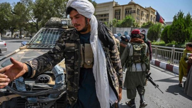 “Taliban” silahlıları əsgər forması geyindilər - VİDEO