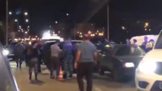 Moskvada erməni qadın 3 azərbaycanlı gənci döydü