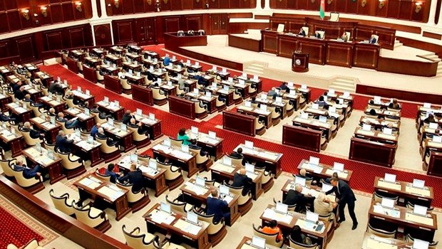 Parlamentdə Zəfər Günü ilə bağlı bəyanat müzakirə olunur