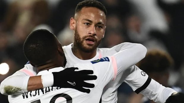 Neymar karyerasında 401-ci qolunu vurdu