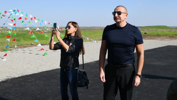 İlham Əliyev və birinci xanım Şuşaya gəldilər - VİDEO