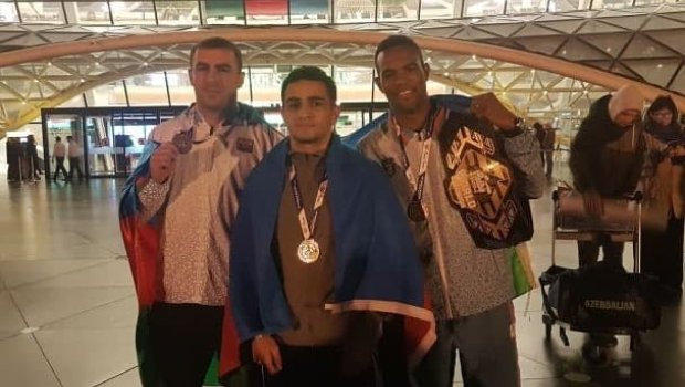 Boks millimiz Azərbaycana qayıtdı