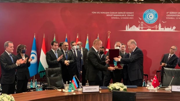 İlham Əliyevə Türk Dünyasının Ali ordeni təqdim edildi - VİDEO