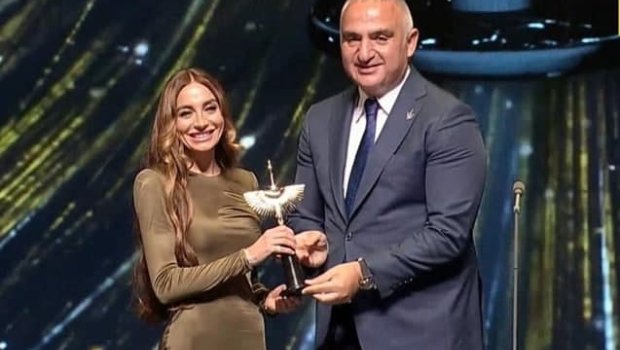 Arzu Əliyevaya “Korkut Ata” mükafatı təqdim edildi - VİDEO