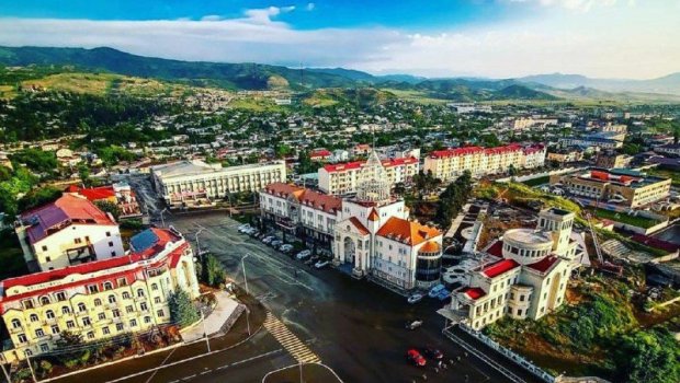 Əsgərlərimizə qumbara atan erməni terrorçu HARADA SAXLANILIR?