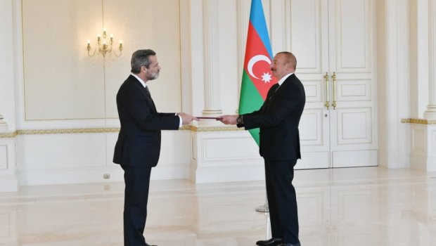 İlham Əliyev ölkəmizdəki yeni səfirləri qəbul etdi - FOTO