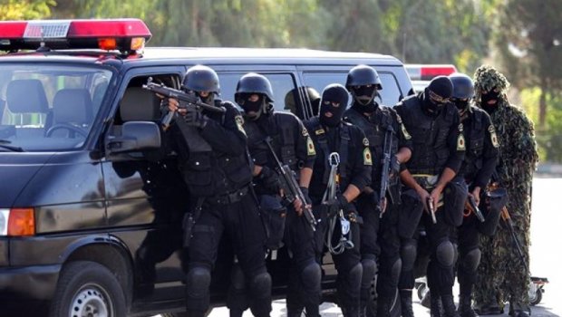 İranda polis etirazçılara atəş açdı: Yaralılar var - VİDEO