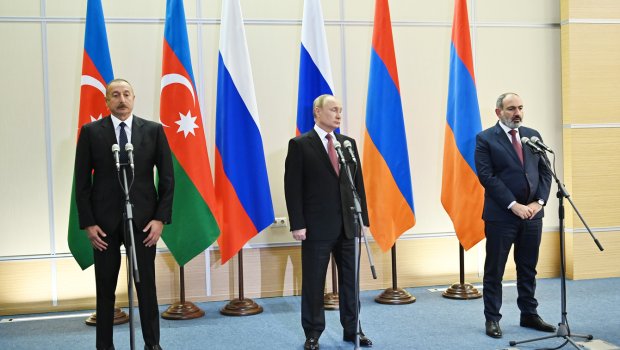 Rusiya lideri İlham Əliyevlə Paşinyana hədiyyə verdi - VİDEO