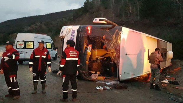 Türkiyədə avtobus aşdı, 22 nəfər yaralandı - VİDEO
