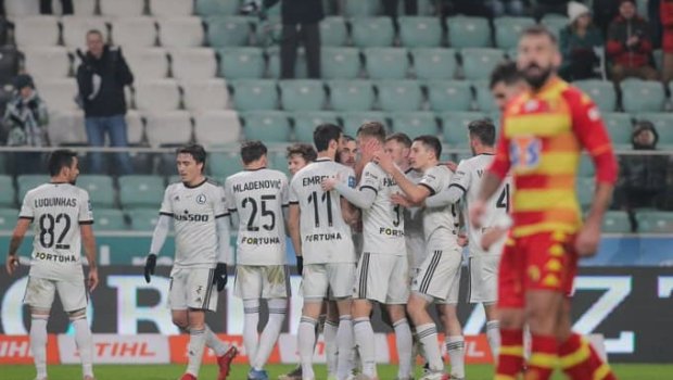 Mahirdən qol ötürməsi, \