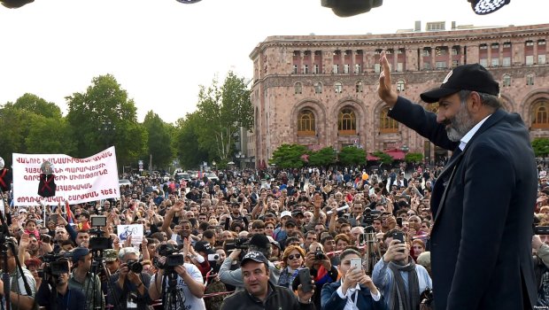 Paşinyanın tərəfdarı: “Artsax” Azərbaycana verilməli idi, oğlanlarımız gərək ölməyəydi”