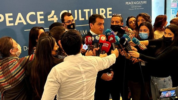 Hikmət Hacıyevdən jurnalistlərə MÜRACİƏT: “Ermənistan mediasına istinadları minimuma endirək”