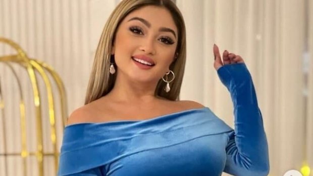 Aparıcı Zümrüd açıq göbəyi ilə DİQQƏT ÇƏKDİ - FOTO