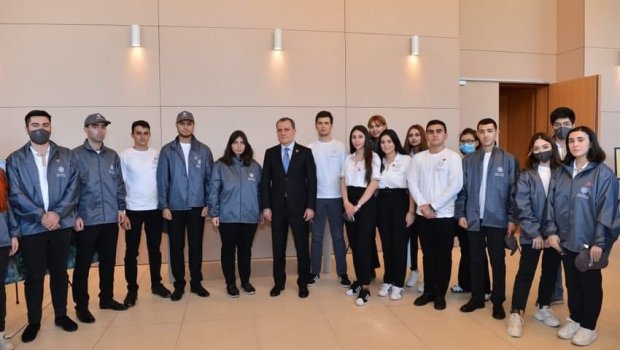 Ceyhun Bayramovdan ölkə gəncləri ilə bağlı PAYLAŞIM