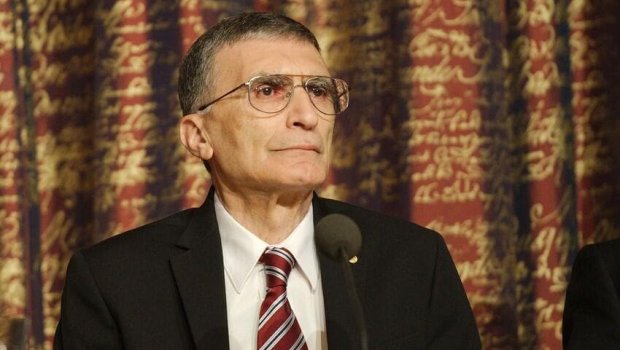 “Şuşada namaz qılmışam, ölsəm, gözüm arxada qalmaz” - Əziz Səncər