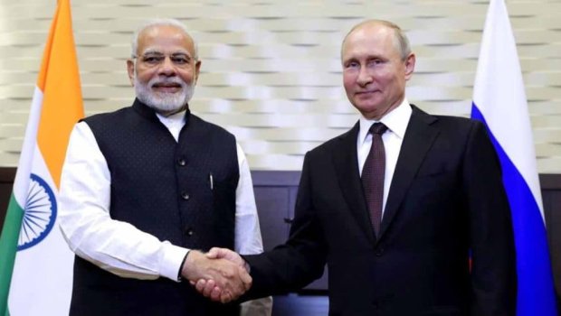 Putin Hindistana getdi