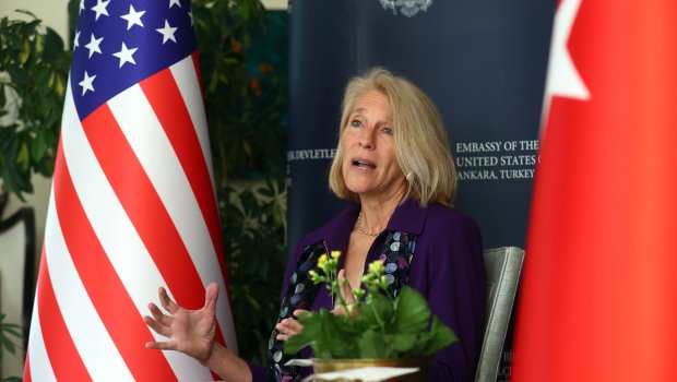 Amerikalı diplomat 10 erməninin təhvil verilməsindən danışdı