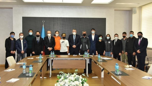 Britaniyalı professor Velosiped İdmanı Federasiyasının qonağı oldu - FOTO