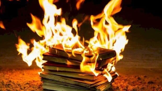 Təbrizdə KİTAB SOYQIRIMI – Dekabrın 17-də türk dilində olan bütün kitablar məhv edildi