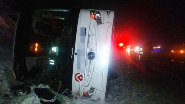 Türkiyədə sərnişin avtobusu aşdı - 6 ölü, xeyli yaralı var - FOTO/VİDEO