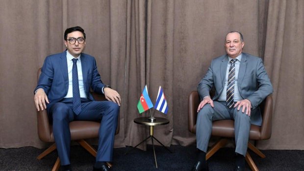 Fərid Qayıbov kubalı səfirlə müzakirələr apardı