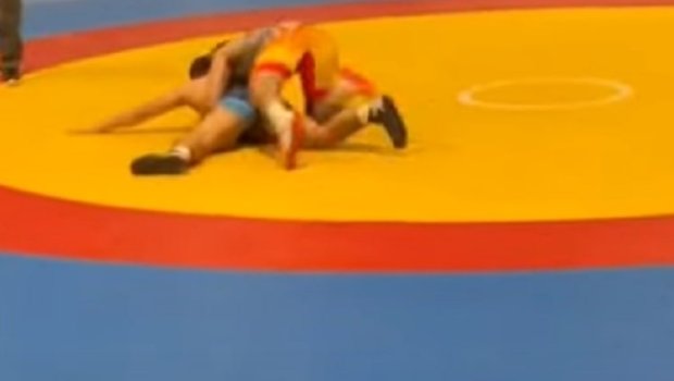 Həmyerlimiz erməninin kürəyini belə yerə vurdu... - VİDEO 