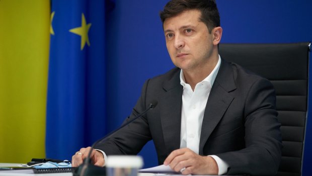 Zelenski dövlətə xəyanətdə ittiham olunur – Kiyevdə nə baş verir?