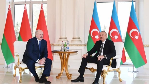 Lukaşenko İlham Əliyevə zəng etdi