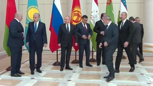 Nazarbayev Putinin təklifinə 