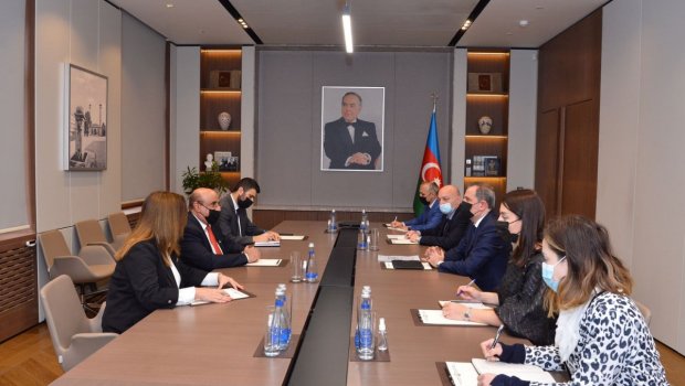 Ceyhun Bayramov Küveyt səfiri ilə görüşdü