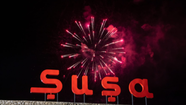 Azərbaycanlılar 31 dekabrı qələbə əhval-ruhiyyəsində qeyd edir