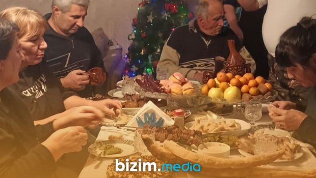 Qaxda yaşayan gürcülərin Yeni il ADƏTLƏRİ: Xüsusi yeməklər, çaxır qabı və... - FOTO