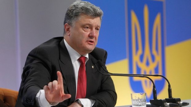Kiyev məhkəməsi Poroşenkonun bütün əmlakına həbs qoydu