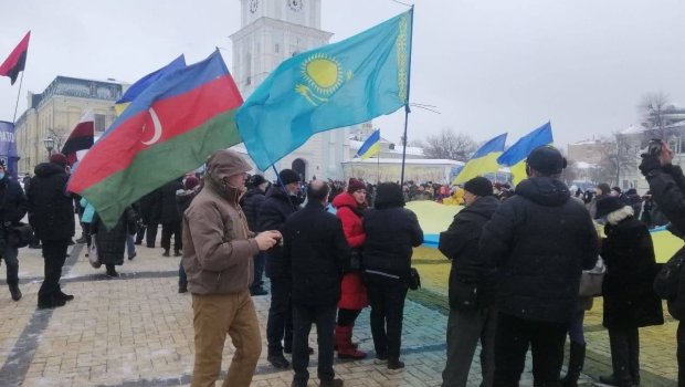“Qoy ABŞ Putinə “yox” desin” – KİYEVDƏ AKSİYA – FOTO