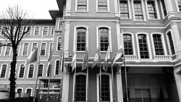 Türk Dövlətləri Təşkilatının mənzil-qərargahında bayraqlar ENDİRİLDİ