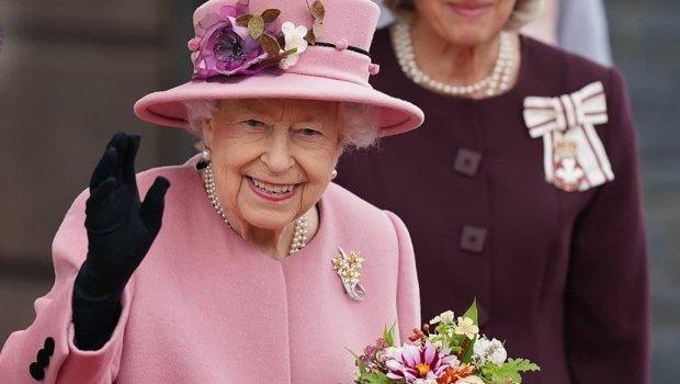 Britaniya Kraliçasına hədiyyə olunan Qarabağ atı ilə bağlı PAYLAŞIM - FOTO