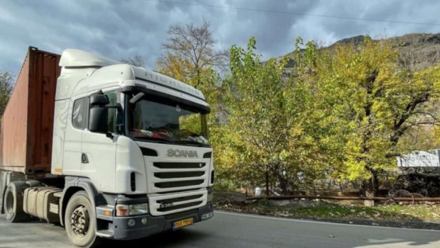 Azərbaycanın nəzarətində olan Gorus-Qafan yolundan erməni maşınları keçirmi?