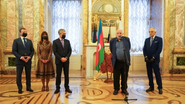 Sankt-Peterburqda Nizami Gəncəviyə həsr olunmuş sərgi açıldı, Üzeyir Hacıbəylinin abidəsinin təməli qoyuldu - FOTO